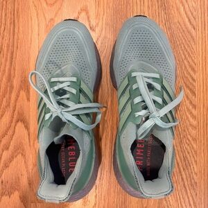 Trendy Adidas Women’s Ultraboost 21 Primeblue Running Sneakers -‎ Gently Used!